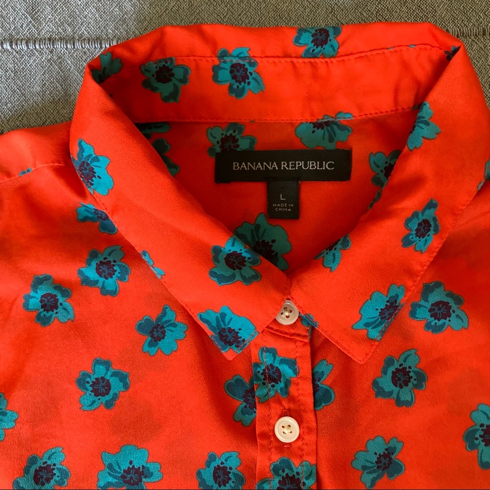 BANANA REPUBLIC Floral Graphic Print Blouse